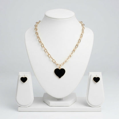 Black Heart Pendant Gold Oval Chain Necklace