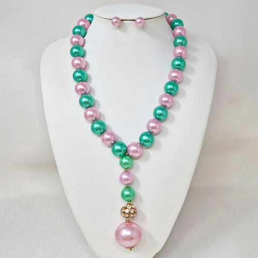 Yvette Pendant Pearl Necklace