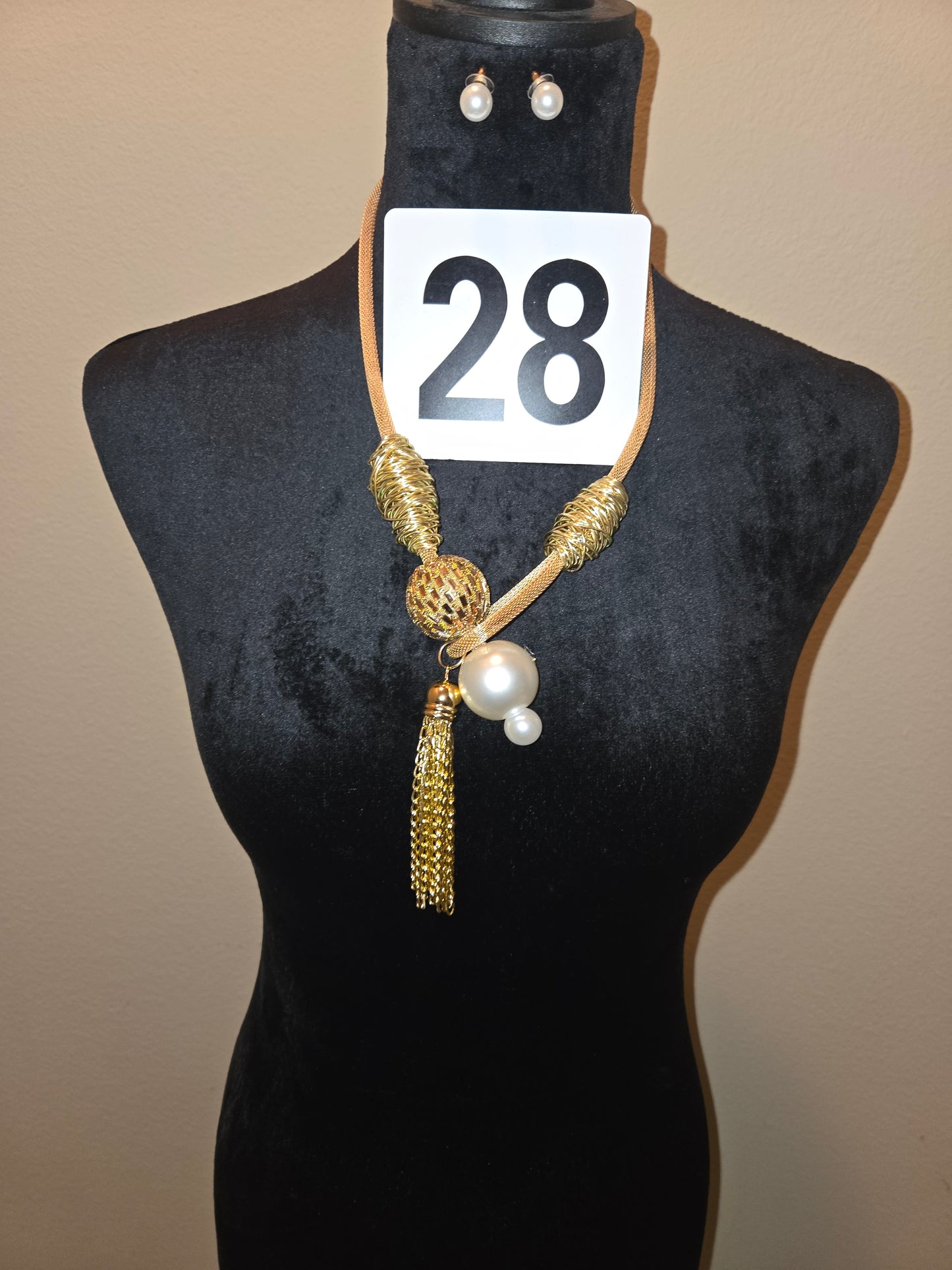 Women's Toggle Necklace Set