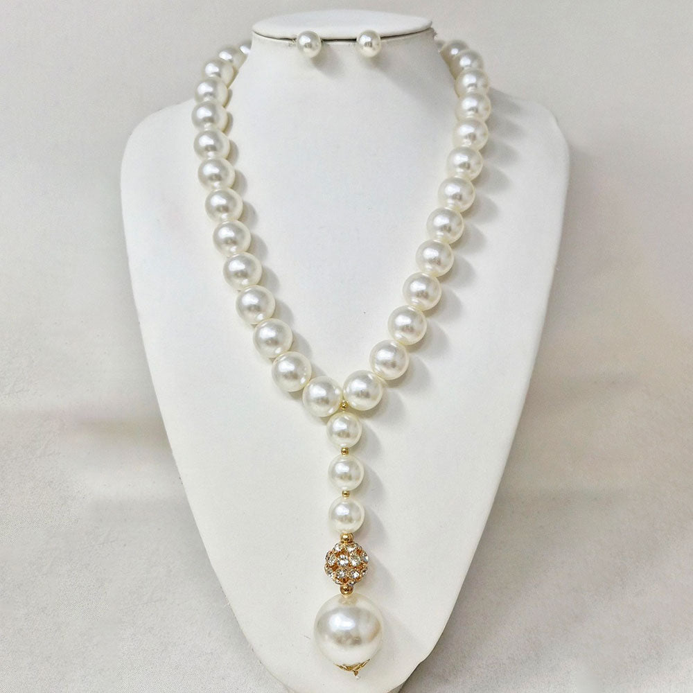 Yvette Pendant Pearl Necklace